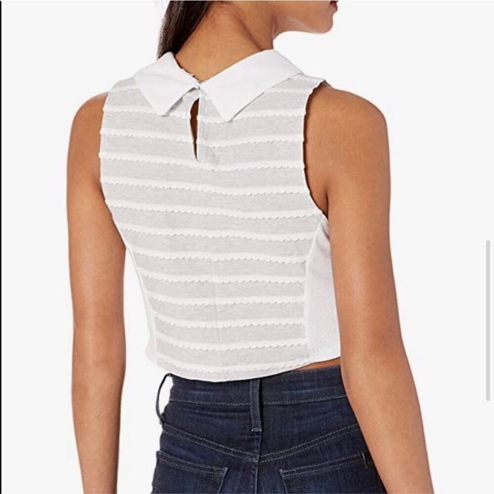 BCBGeneration Collared Crop Top - Picture 2 of 6